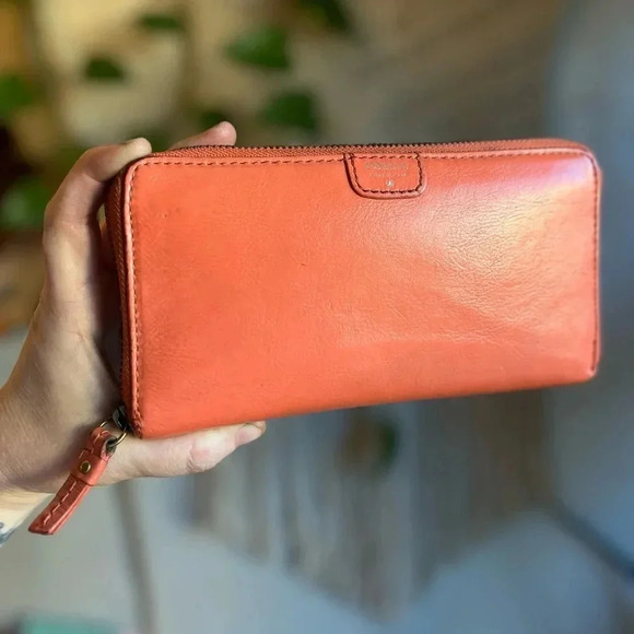 Fossil Zip-Around Wallet | Coral Leather | 7x5” - Picture 1 of 9